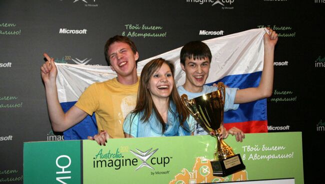 Победители российского этапа конкурса Imagine Cup - команда из Томского государственного университета систем управления и радиоэлектроники с проектом МD Voice. 