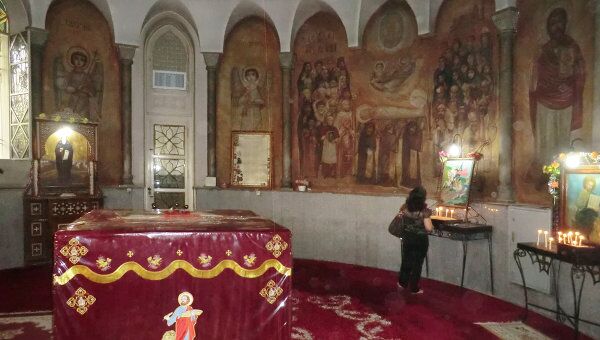 Рака с мощами св. Марка в коптском Кафедральном соборе, Каир, Египет