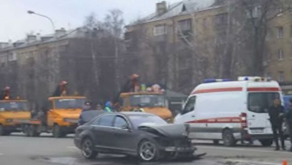 Шесть машин столкнулись на западе Москвы, один человек погиб