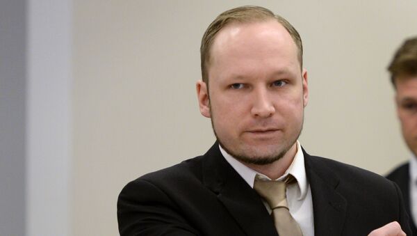 Норвежский стрелок Брейвик начал давать показания в суде Осло
