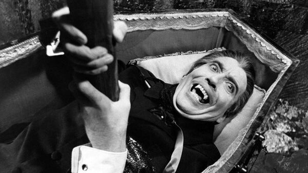 Кристофер Ли в фильме Дракула поднимается из могилы, 1968 год.