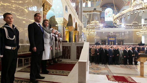 Президент РФ Д.Медведев с супругой Светланой присутствовали на церемонии освящения Морского собора в Кронштадте
