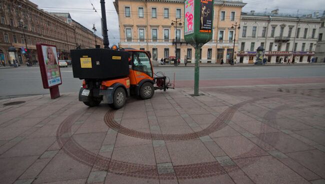 Петербург моют от зимней грязи