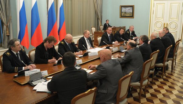 Премьер-министр РФ В.Путин провел встречу с членами Российской Антарктической экспедиции