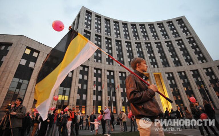 Автопробег по Садовому кольцу в Москве в поддержку РПЦ