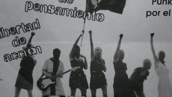 Листовка, которую распространяли участники акции в поддержку задержанных участниц группы Pussy Riot в Мехико