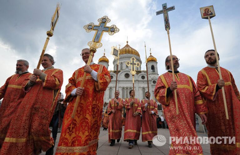 Крестный ход и молитвенное стояние в защиту веры, поруганных святынь, Церкви и ее доброго имени