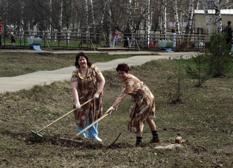 Субботник в Елабуге и Арсеньеве