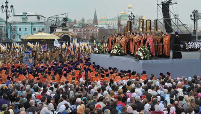 Крестный ход и молитвенное стояние в защиту веры, поруганных святынь, Церкви и ее доброго имени