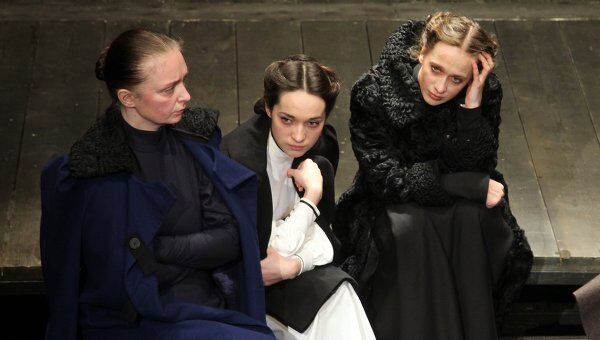 Сцена из спектакля Три сестры в постановке главного режиссера МДТ Льва Додина