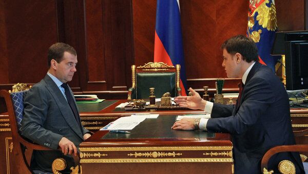 Президент РФ Д.Медведев провел встречу с губернатором Тульской области В.Груздев