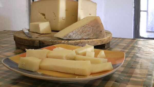  Молоко, ветвь оливы и горячий котел - как пастухи Крита делают сыр