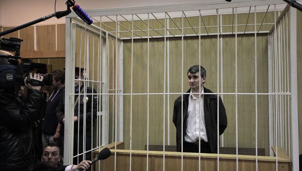 Андрей Бородин доставлен в Хамовнический суд Москвы