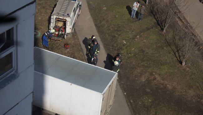 Фура врезалась в жилой 10-ти этажный дом на юге Москвы