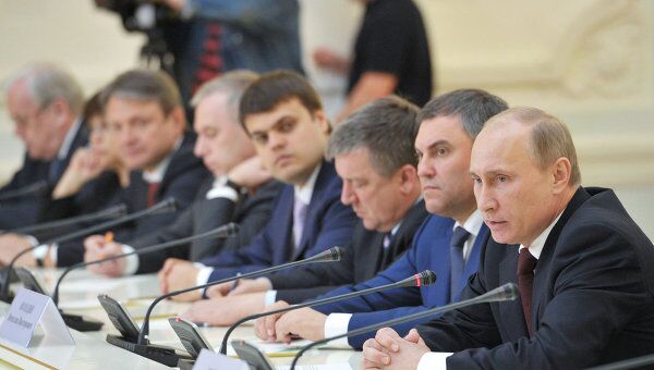 Премьер-министр В.Путин провел встречу с активом партии Единая Россия