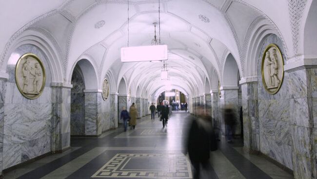 Движение на кольцевой линии московского метро восстановлено