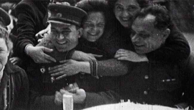 Первое празднование Дня Победы. 9 мая 1945 года