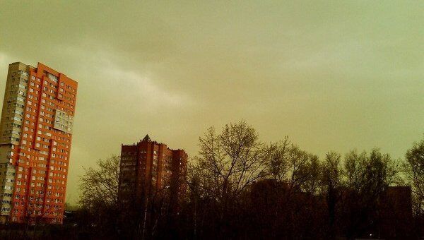 Зеленое небо над Москвой 