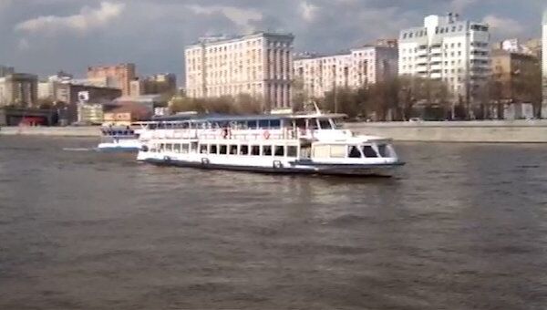 По волнам вокрут пробок: по Москве-реке пустили теплоходы