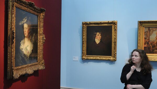Посетительница у картины Томаса Гейнсборо Портрет Мэри Гейнсборо, дочери художника. Архивное фото