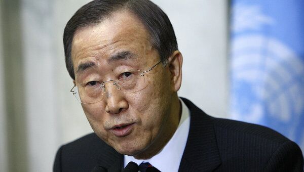 Генеральный секретарь ООН Пан Ги Мун выступает перед журналистами в штаб-квартире ООН в Нью-Йорке