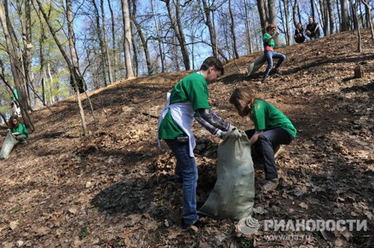 Второй медиасубботник в ЦПКиО имени Горького