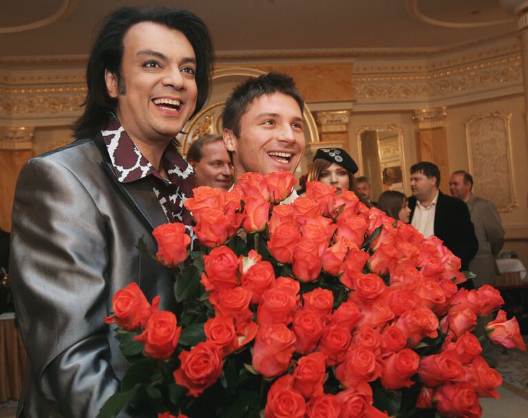 Филипп Киркоров на праздновании своего сорокалетия. Слева - Сергей Лазарев
