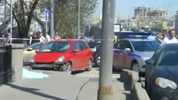 Девушку сбили на пешеходном переходе в центре Москвы