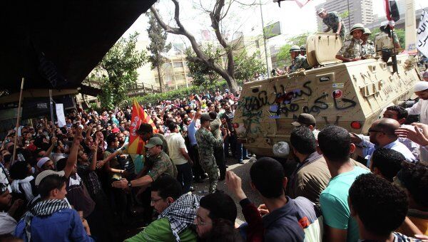 Cторонники исламиста Хазема Салаха Абу Исмаила в Каире