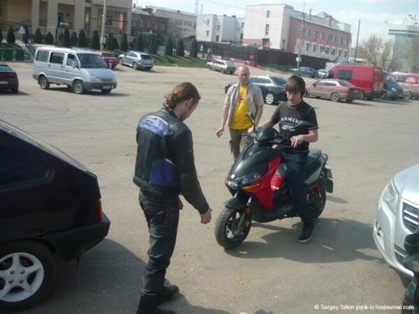 В Иванове провели мастер-классы по экстремальному вождению скутеров