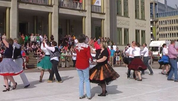 Площадь в Лейпциге превратилась в танцпол в Международный день танца