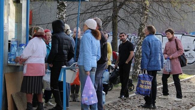 Очередь за водой в Костроме