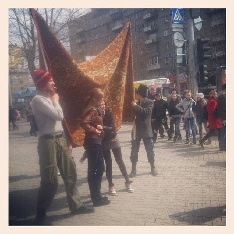 Первомай Новосибирск монстрация  репортер