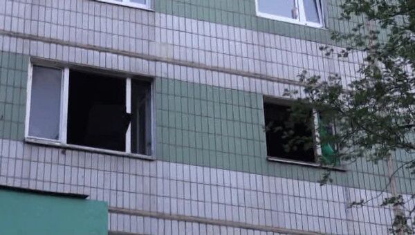 Ребенок выпрыгнул из окна во время пожара на севере Москвы