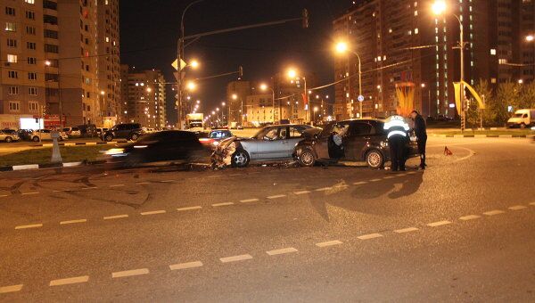 Chevrolet и Mercedes столкнулись лоб в лоб на юге Московской области