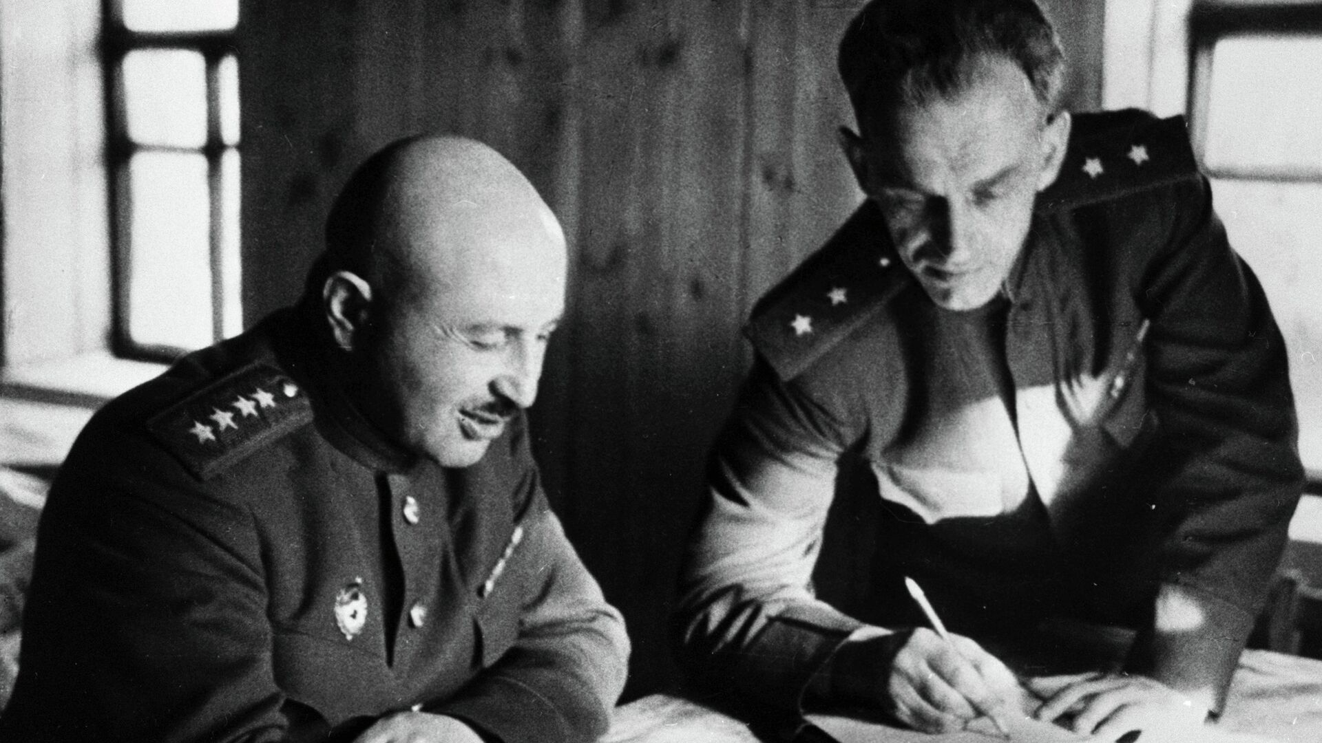 Баграмян и Курасов в период Белорусской операции Баграмян и Курасов в период Белорусской операции - РИА Новости, 1920, 23.02.2025