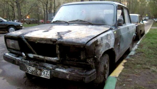Два автомобиля загорелись ночью на востоке Москвы