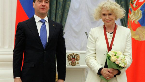 Медведев вручил награды хоккеисту Третьяку и другим россиянам