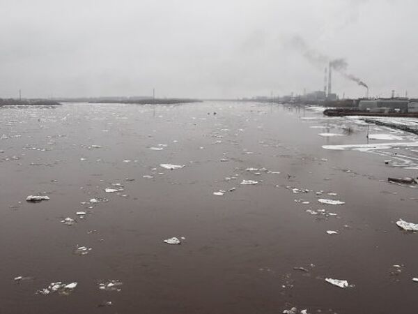 Архангельск на неделю. Голова ледохода на Северной Двине в Архангельске 2020. Северная Двина ледоход 2016 год. Ледоход в Архангельске 2021. Ледоход в Архангельске на сегодня 30 апреля 2020 года.