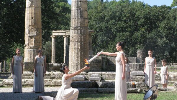 Церемония зажжения огня в храме Геры в Древней Олимпии. Архив