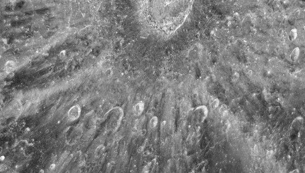 Снимок лунного кратера Тихо, сделанный телескопом Хаббл