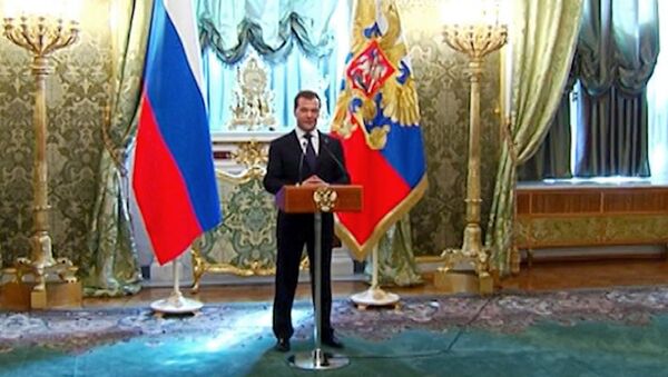 Медведев поблагодарил чиновников за работу и позвал на прощальный обед