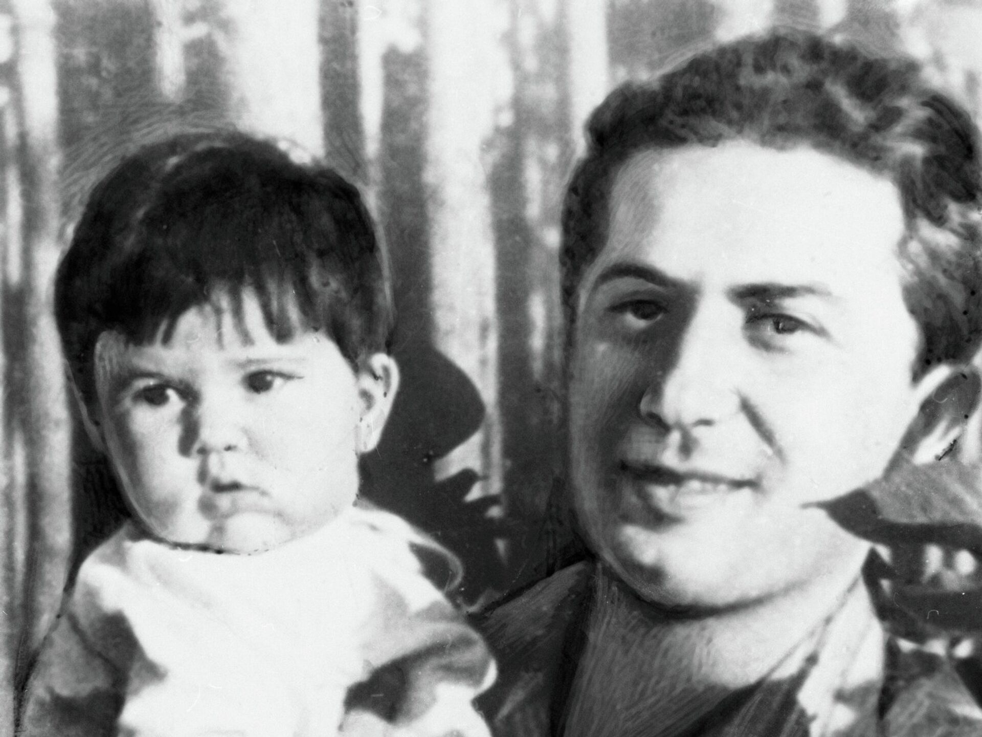 Дети василия сталина их судьба. Сталин с сыном Яковом.