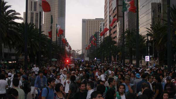 Марш в защиту легализации марихуаны в Мехико. В марше приняли участие тысячи человек.