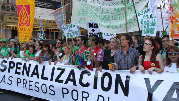 Марш в поддержку легализации марихуаны прошли в Аргентины