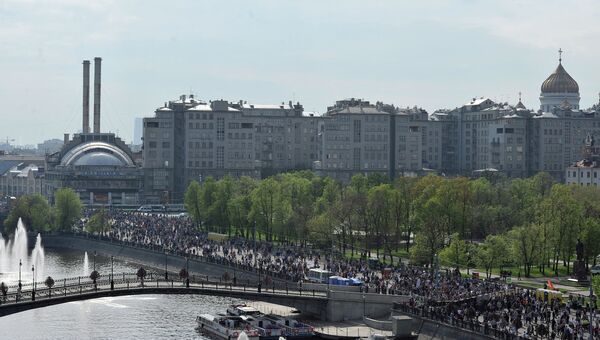 Вид на Болотную площадь перед началом митинга. Архив