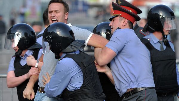 Задержание Алексея Навального во время митинга Марш миллионов  в Москве