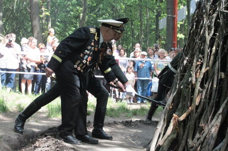 День Победы: лица победителей и благодарная молодежь