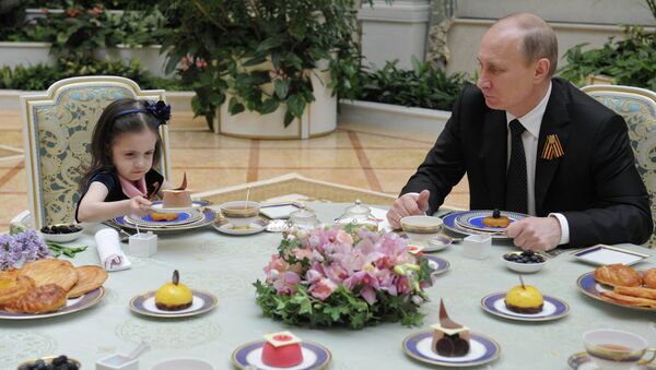 Встреча Владимира Путина с девочкой-пациенткой Центра детской онкологии