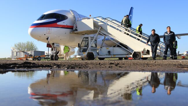 Самолет Superjet-100, пропавший с экранов радаров в Джакарте